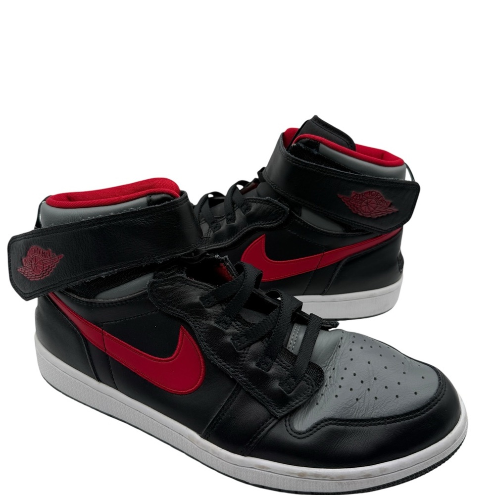 Nike Men's Black and Red Mid-Top Sneakers